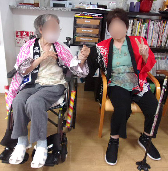 はっぴを着たご利用者さま