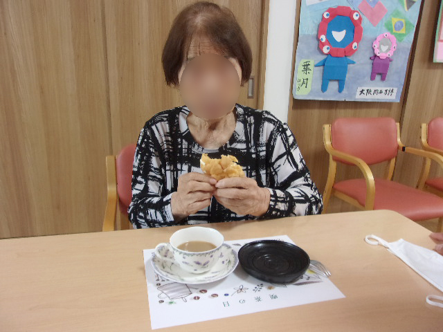 かき氷を召し上がられるご利用者様